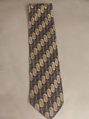 Di MoGGio Silk Hand Made Black and Gold Wave-Pattern Men's Tie 4 Inches Wide